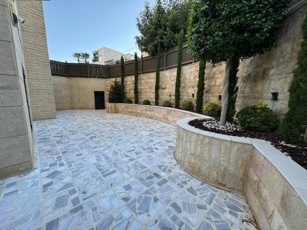 Апартаменты 2 En-suite Rooms Central & Garden Terrace