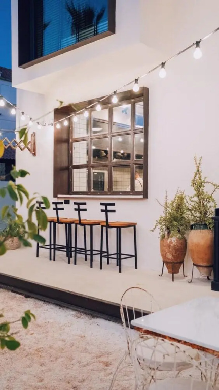 To Be Social House
