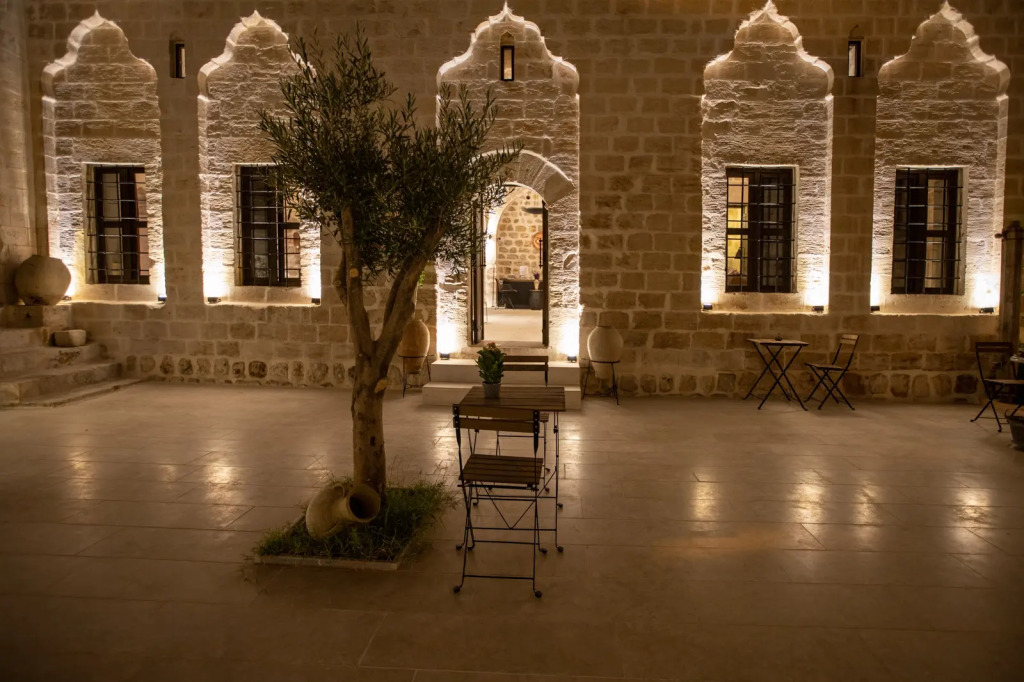 Mirsoum Hotel
