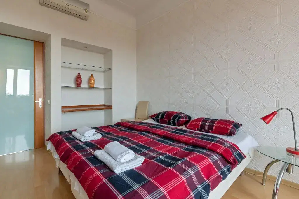 Sutki Rent с видом на Петропавловку