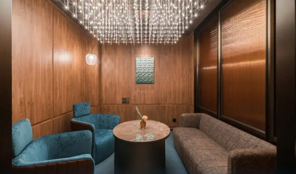 Crystal Hotel in Universal Tongzhou Resort Beijing