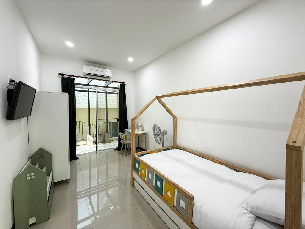 Вилла Nai Harn Family Pool 4 bdr