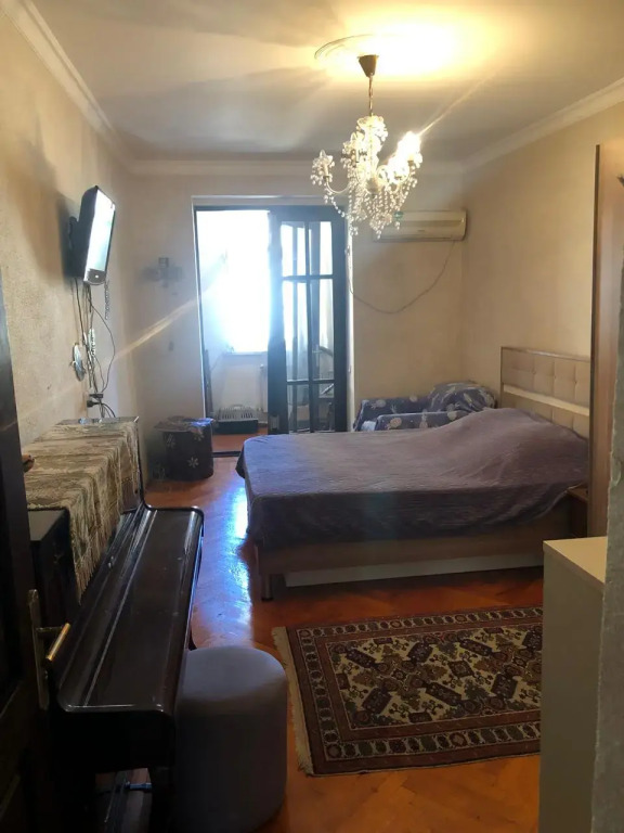 Квартира на 5-ом этаже в центре Баку