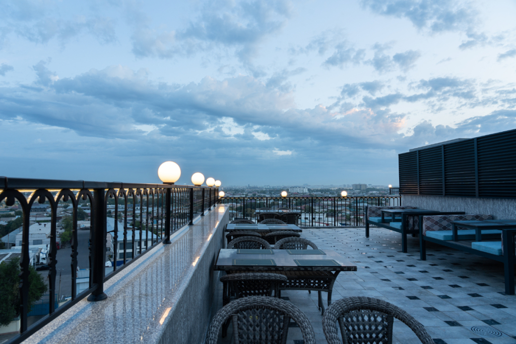 Shamsan Airport Hotel