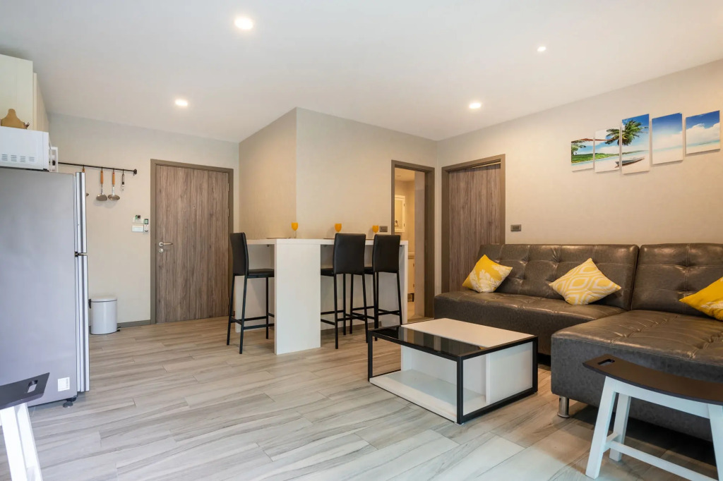 46m2 Luxury Poolside 1 Bedroom Free Netflix Apartments	