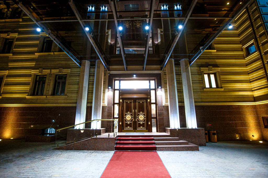 Отель Krokus Plaza