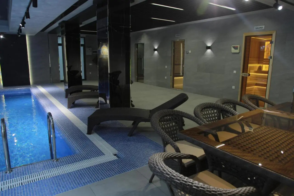 UNIQUE HOTEL