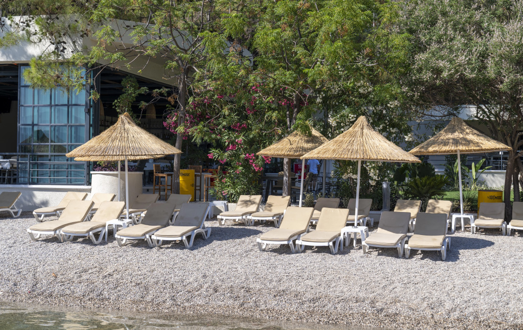 Alesta Yacht Hotel