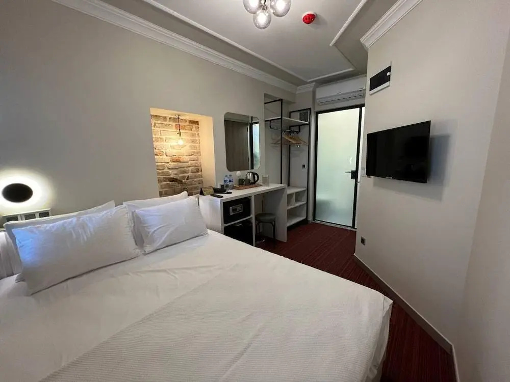Grand Rafinn Boutique Hotel
