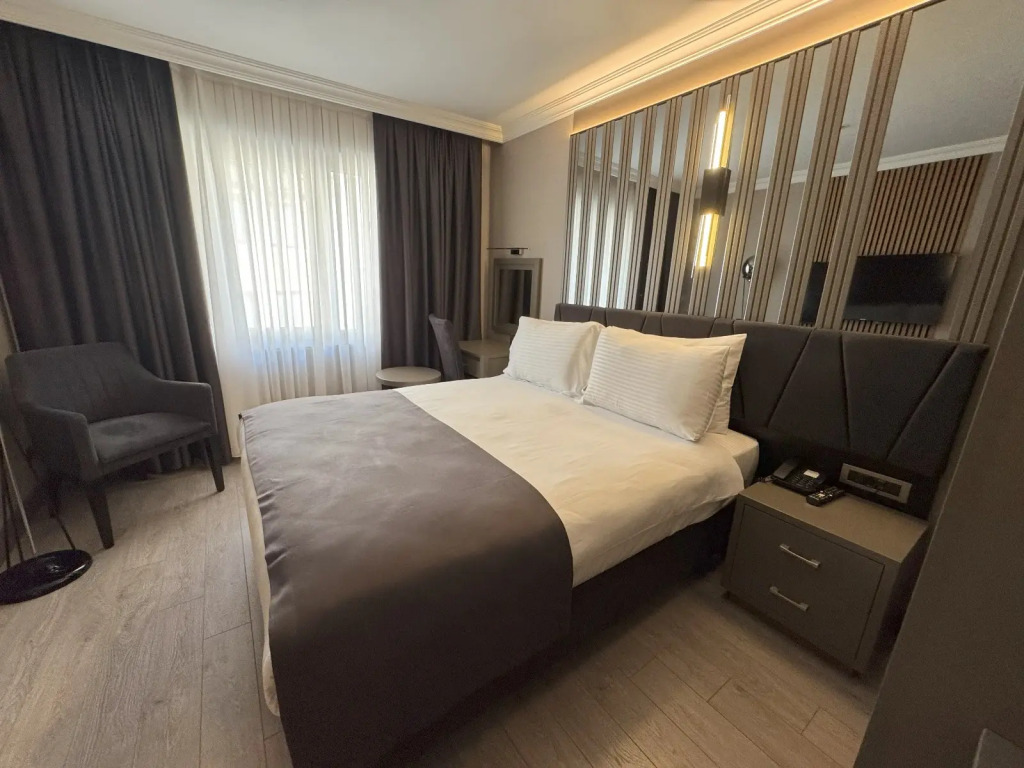 Aven Hotel