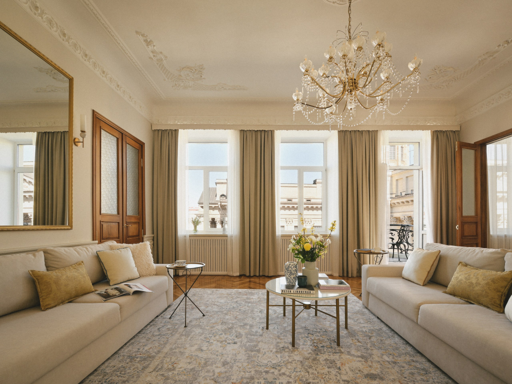 Апартаменты Minin Apartments с видом на Казанский собор 120 кв.м.