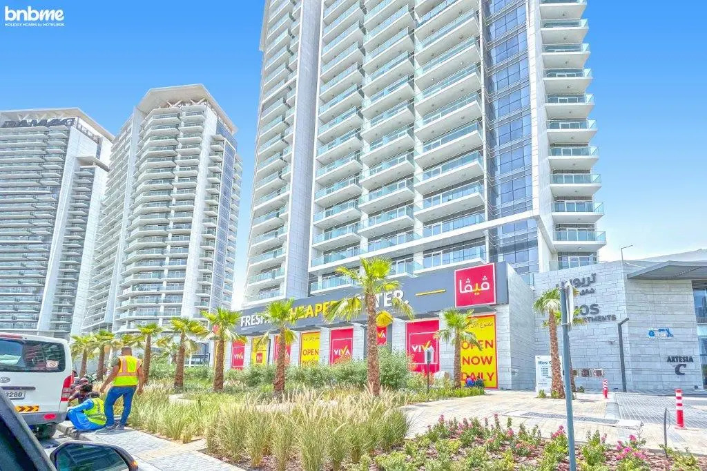 Апартаменты bnbmehomes | Damac Hills Studio w/ City View-2504