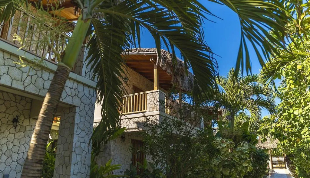 Ocean Cliff Hotel
