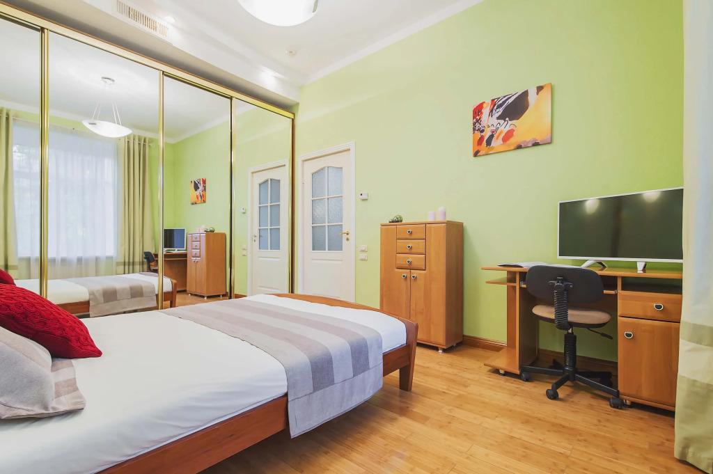 Квартира GM Apartments Дизайнерские 4-х комнатные у метро