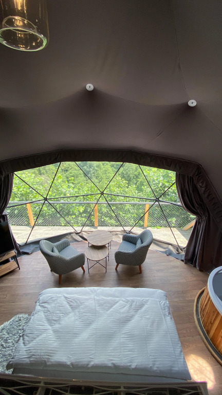 Glamping Kaledome orman evleri