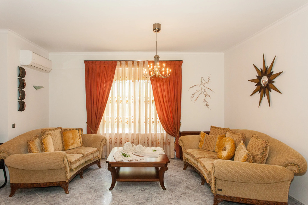 Апартаменты Luxurious home from the beach