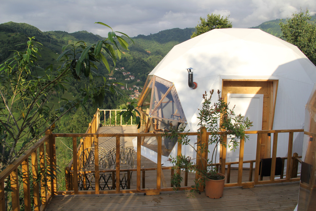 Glamping Bogina Dome & Suite