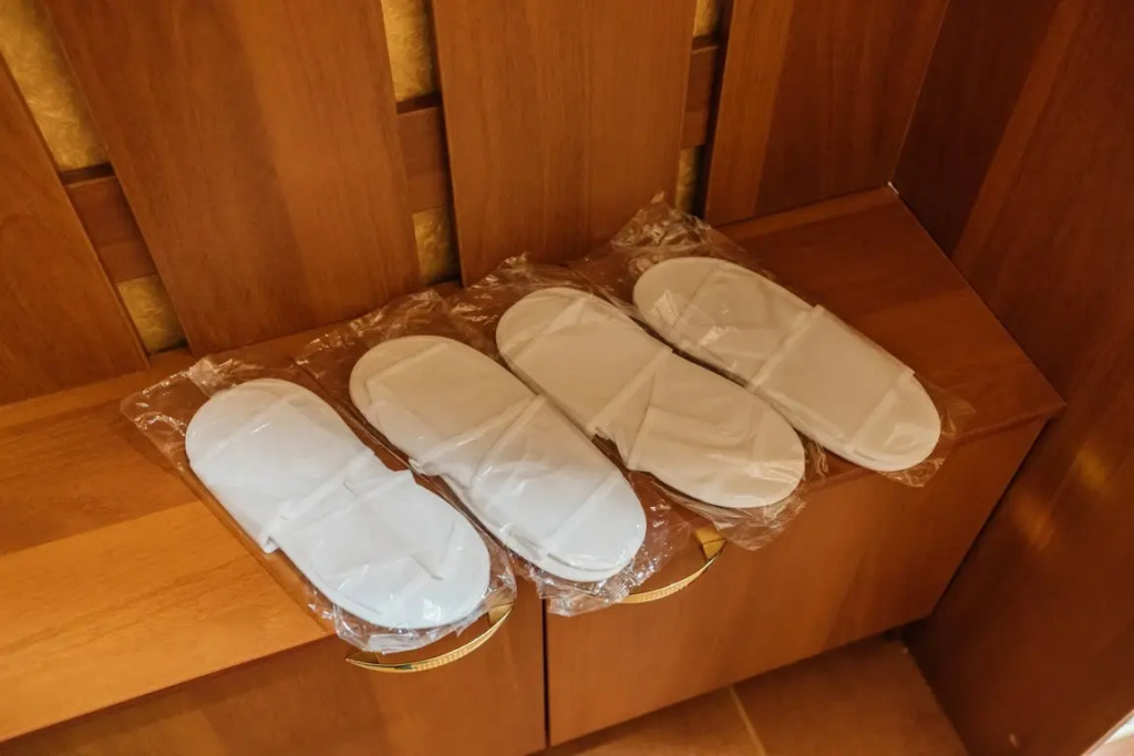 Апартаменты возле Музея Космонавтики в Новом доме с Панорамными окнами 4/16