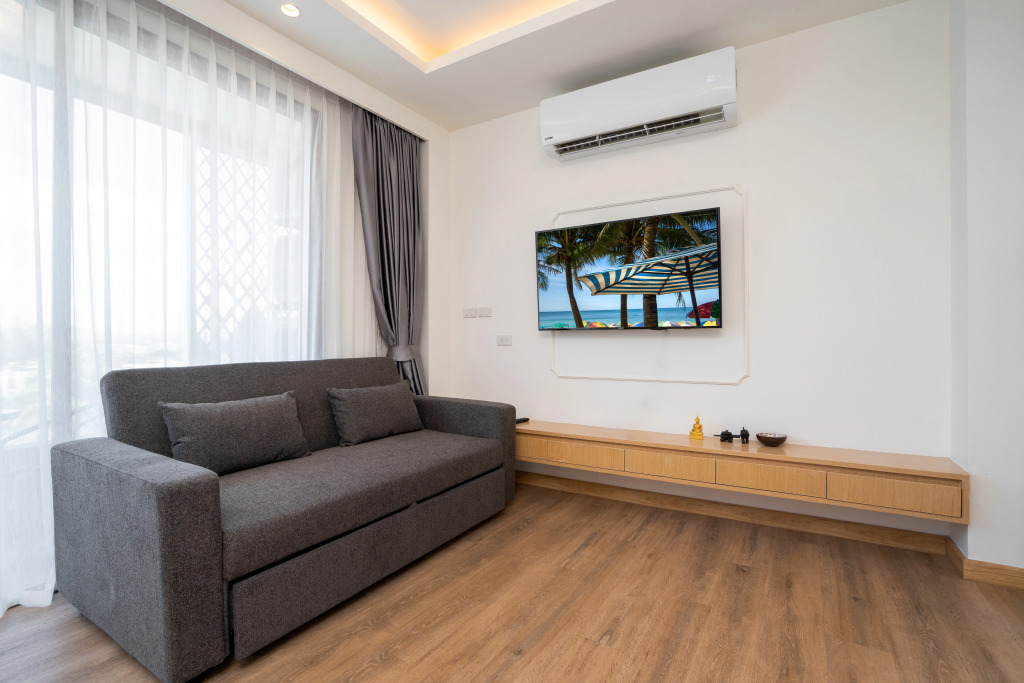 Отель Aristo Beach Resort condo by Roominger