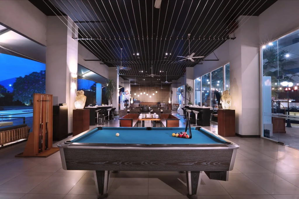 Отель Aston Cirebon Hotel & Convention Center