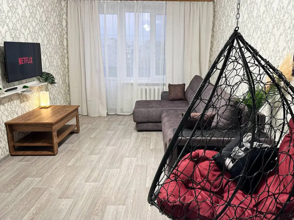 Квартира Top Rooms: Двухкомнатная у метро Пролетарская с качелями