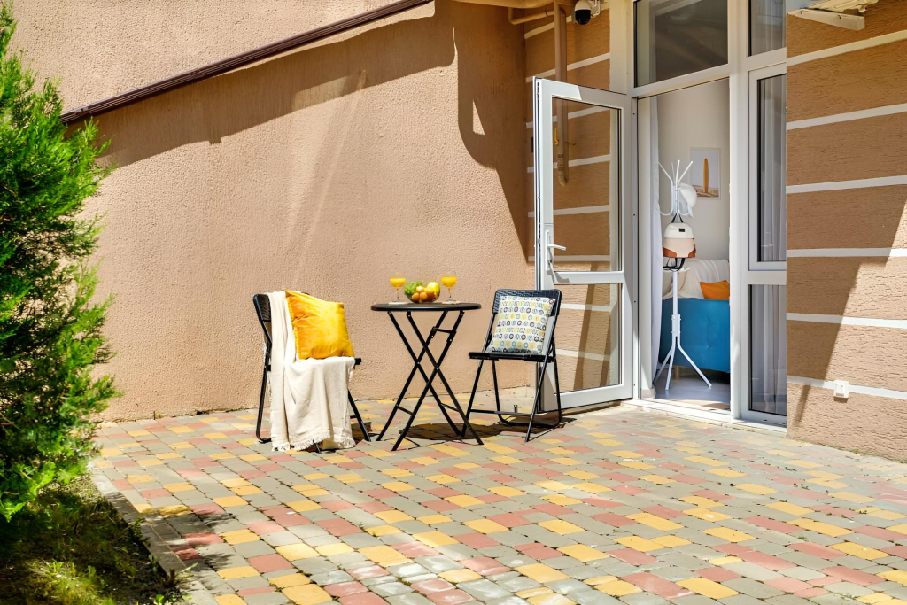 Квартира Студия с Собственной Террасой рядом с Морем от Home Group