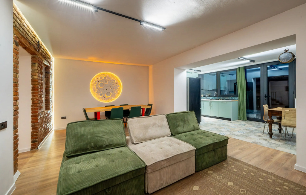 Вилла Трехкомнатный двухэтажный дом с бассейном Niabi Villa