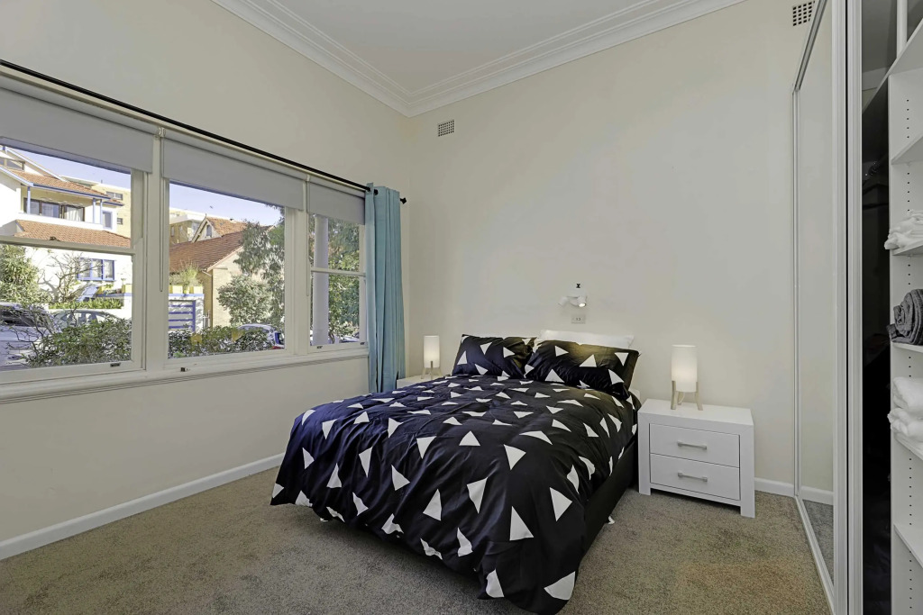 Апартаменты Private Beach House in Bondi