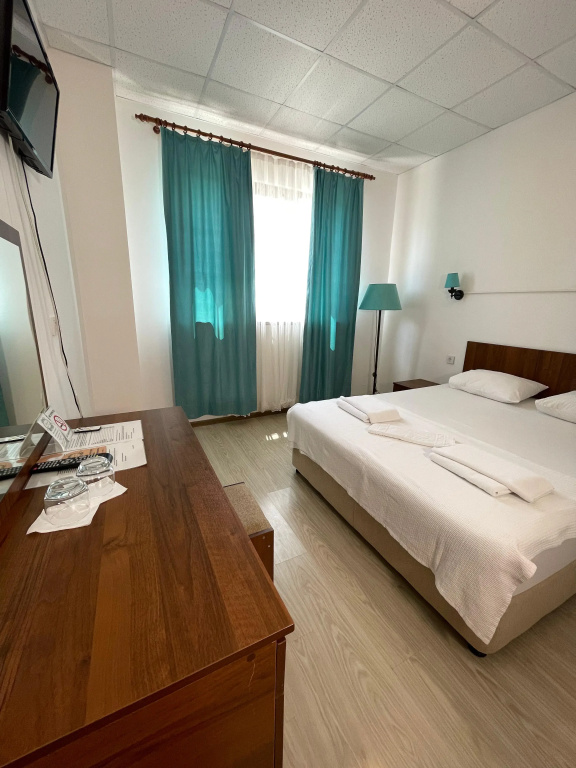 Lucette Guest House