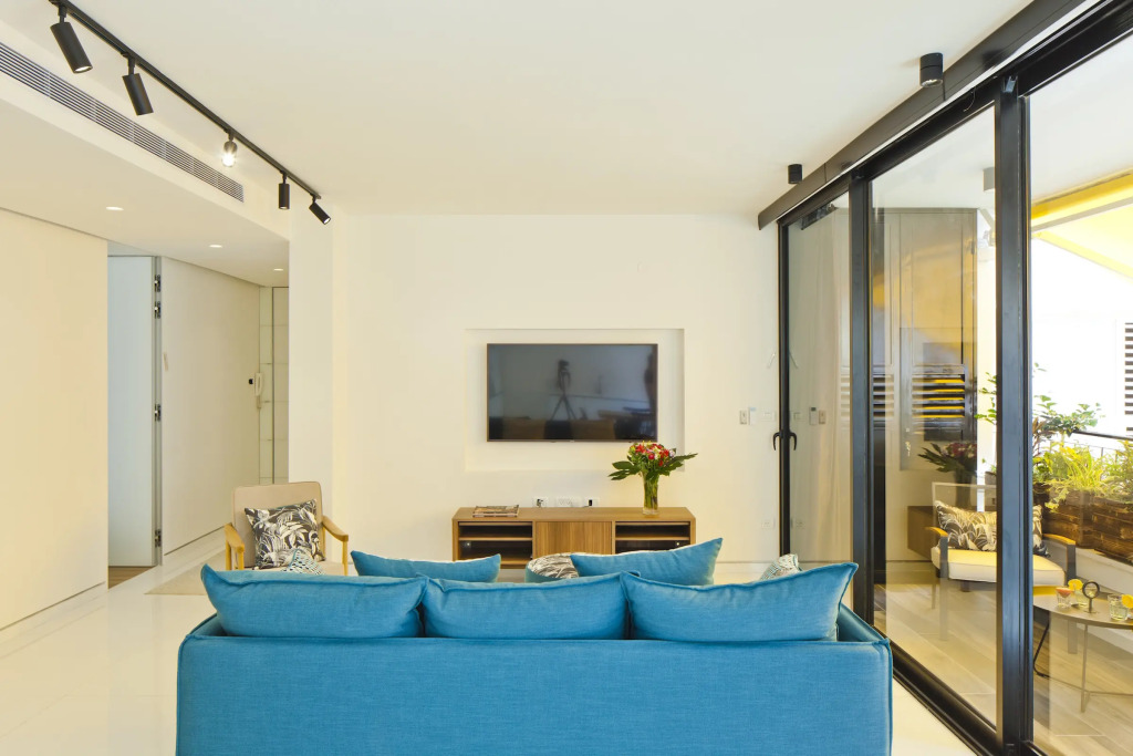 Elegant 2Br & Veranda Close To Beach By Feelhome