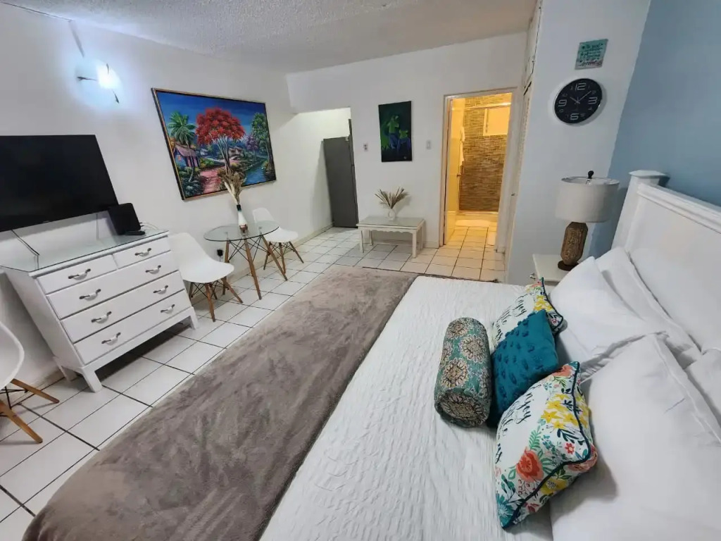Апартаменты Chrisanns Beach Resort