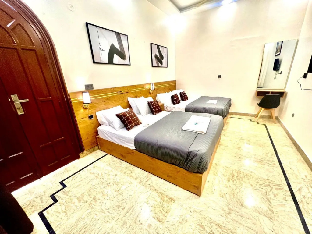 Ночлег и завтрак (B&B) BNB Royal inn Chalet