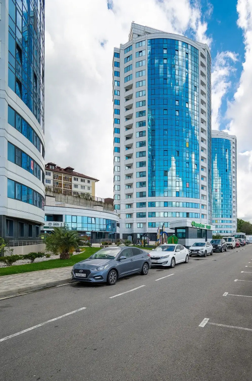 Апартаменты Morskaya Simfonya-2 евро трехкомнатные с балконом бассейном на территории
