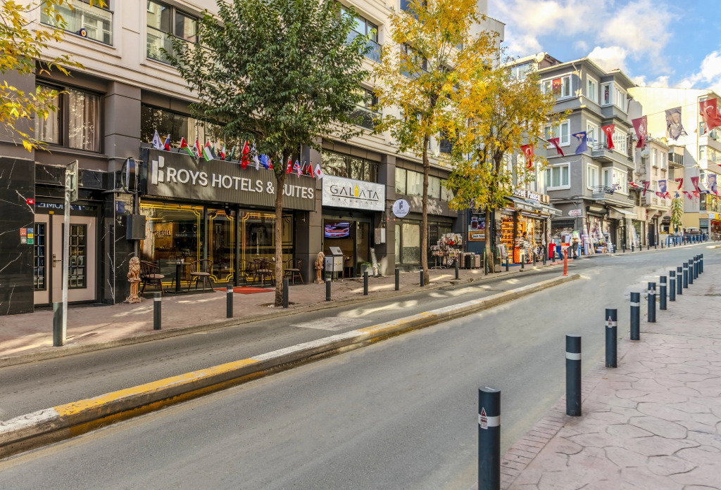 Отель Roys Hotel & Suites