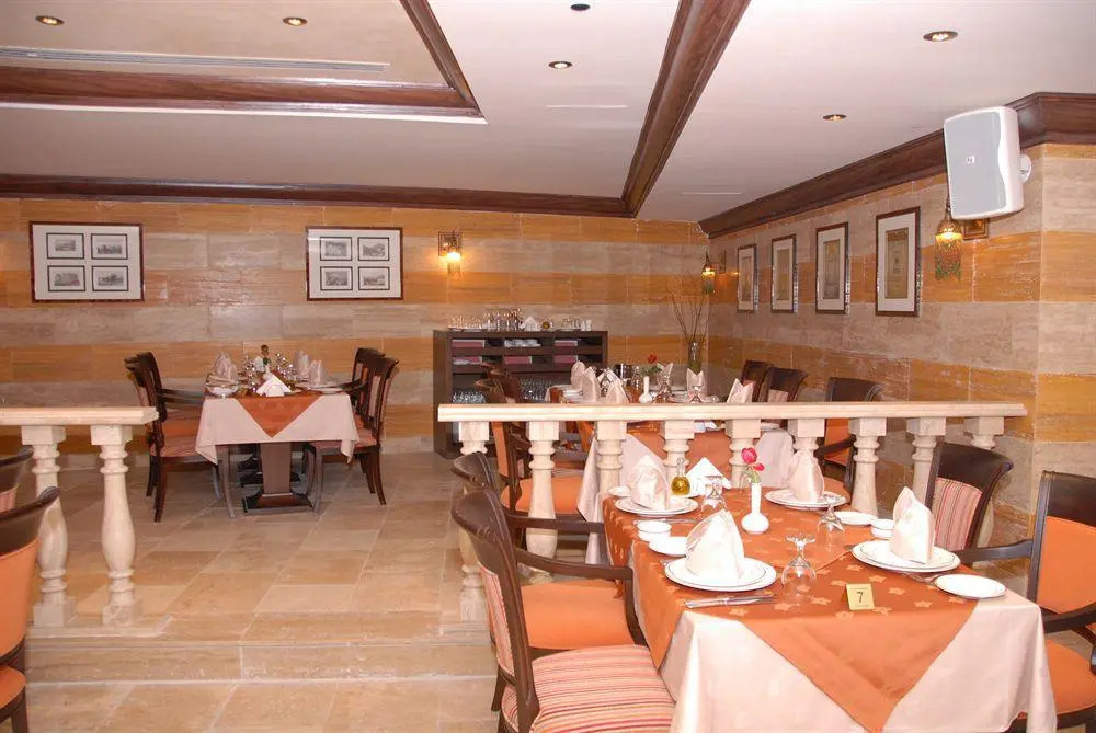 Ascot Hotel
