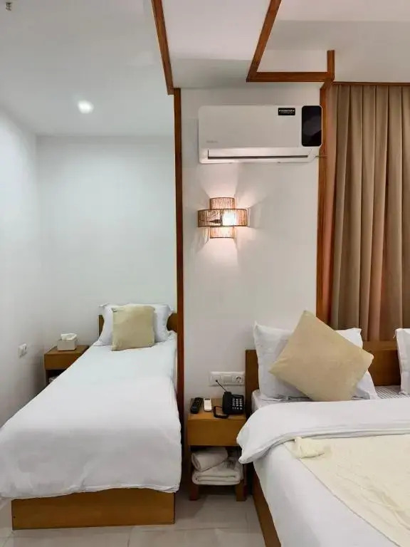 Отель Palm Tbilisi Boutique Hotel