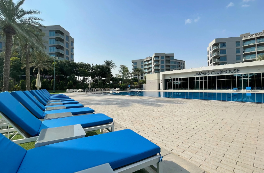 Elite LUX Holiday Homes - Cozy 2BR Getaway – Minutes from Expo City, Dubai