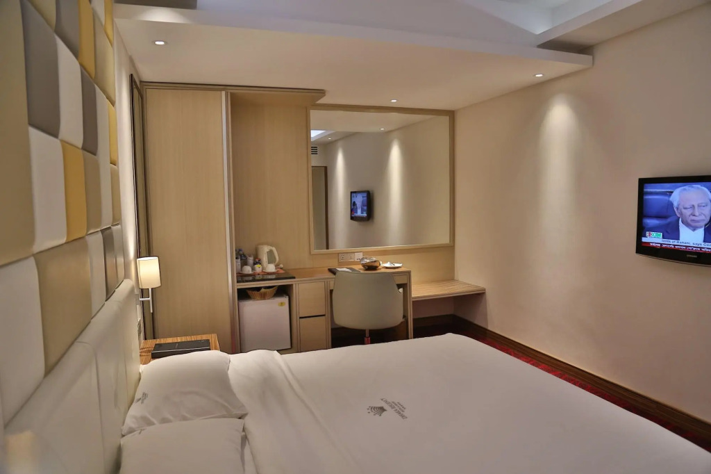 Отель Dhaka Regency Hotel & Resort