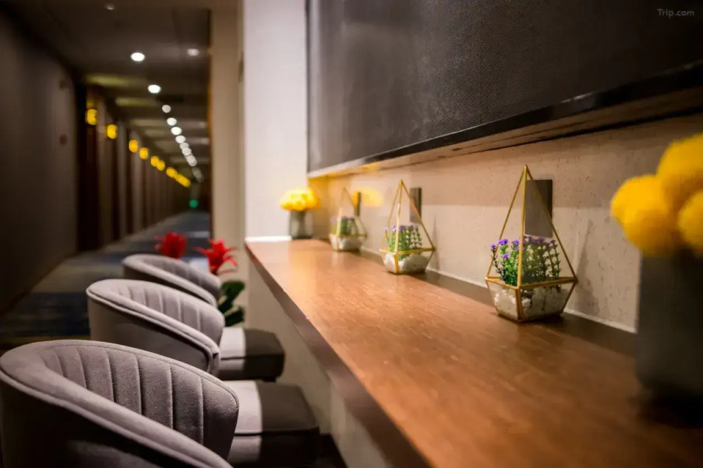 Отель Yitel Zhishang Shanghai DIYiBaBaiBan Shangcheng Road Subway Station