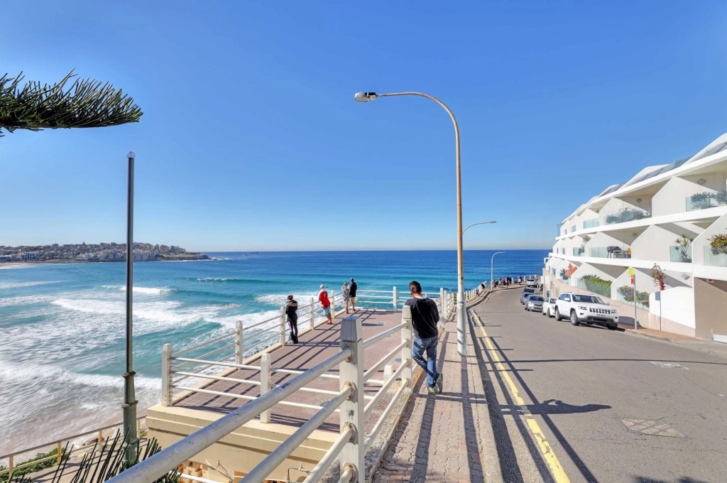 Апартаменты Private Beach House in Bondi