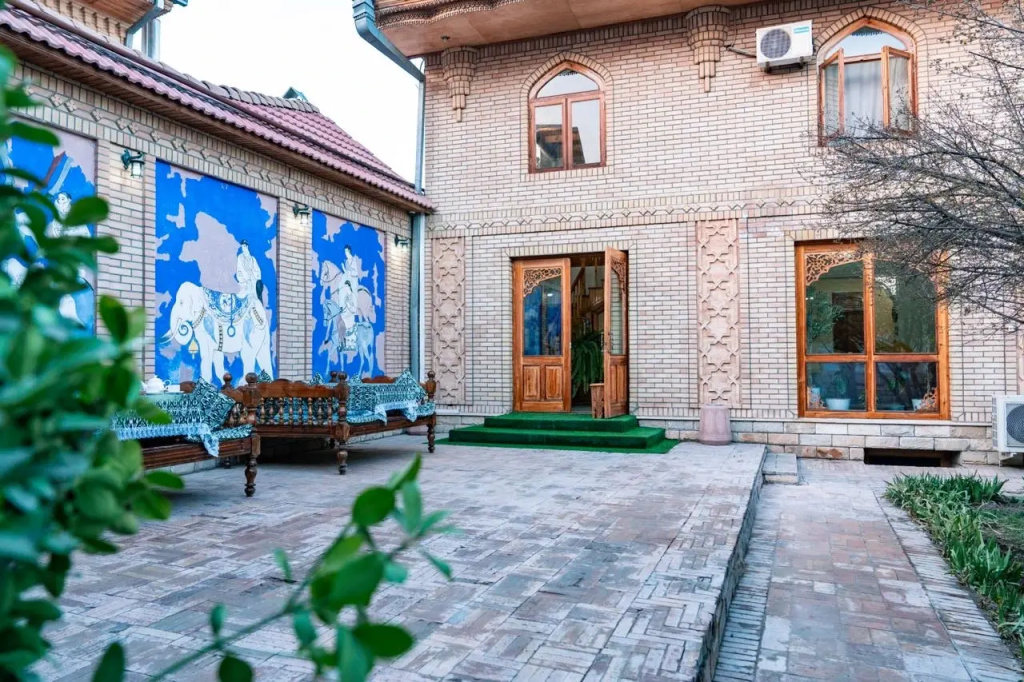 Отель Caravan Serail
