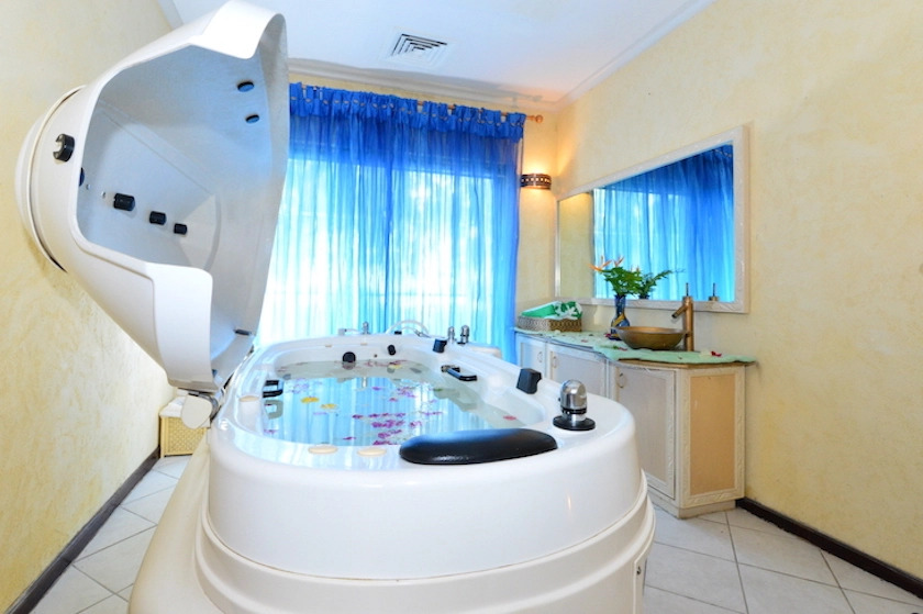 Отель Diani Reef Beach Resort & Spa