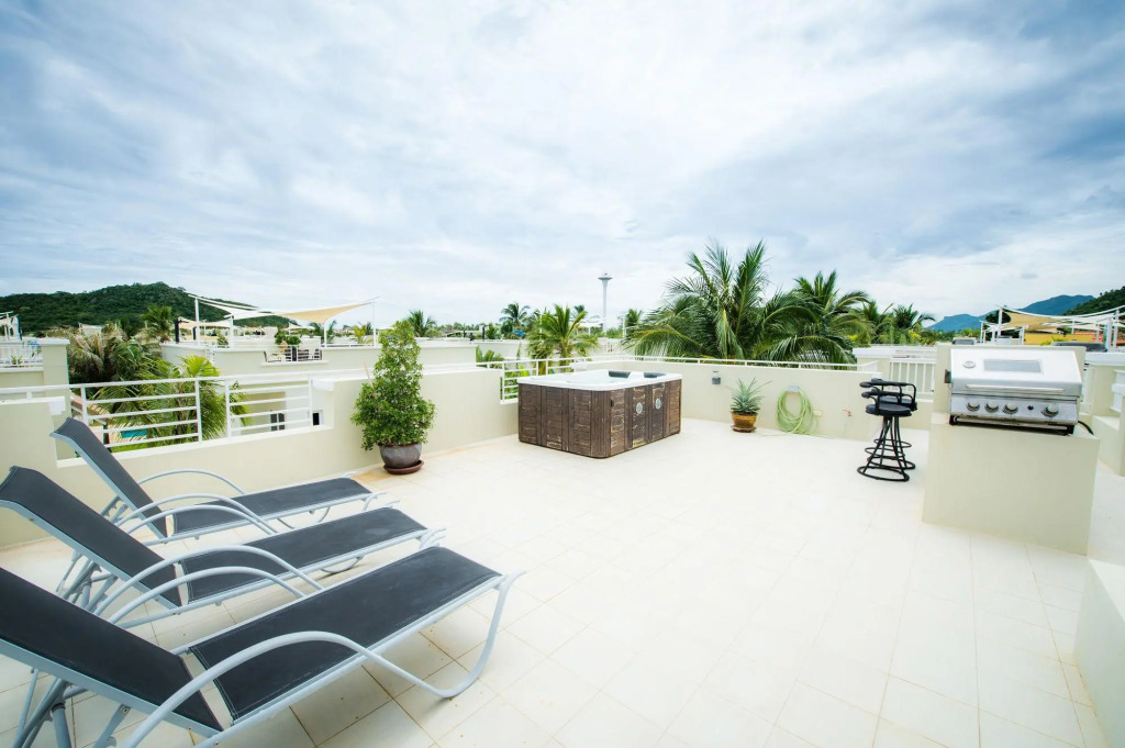 Oriental Beach Pearl Resort