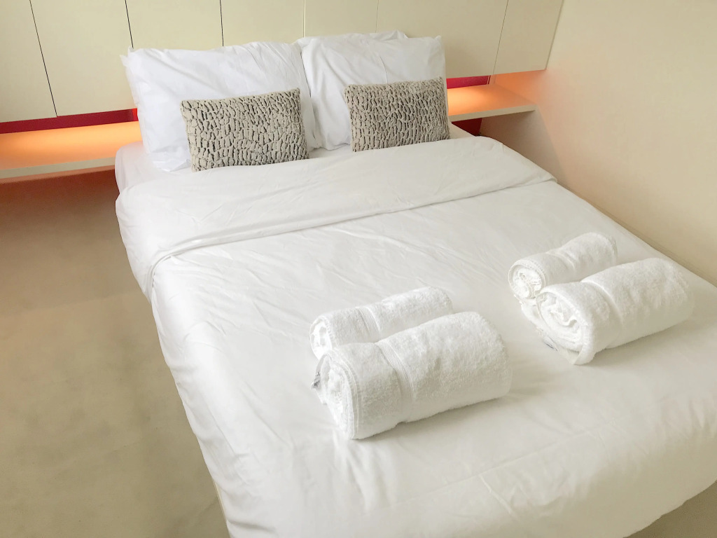 Апартаменты Comfortable Aircon Apartment Earls Court