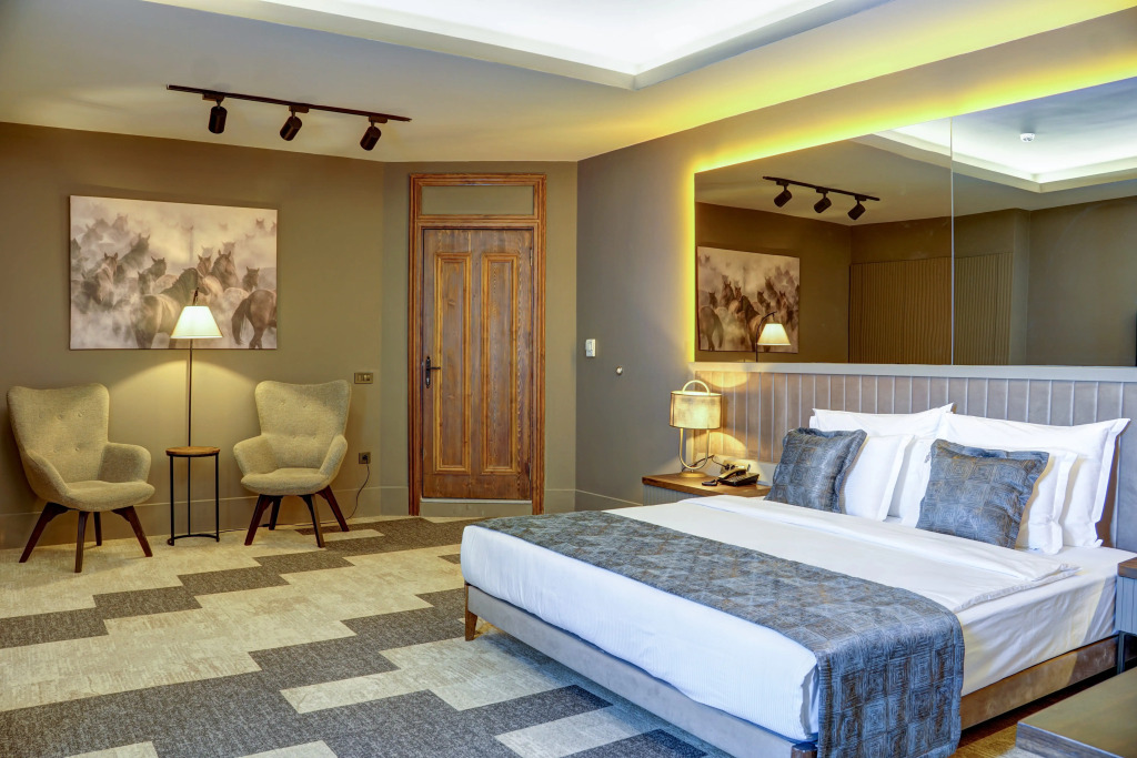 Four Mansions Hotel