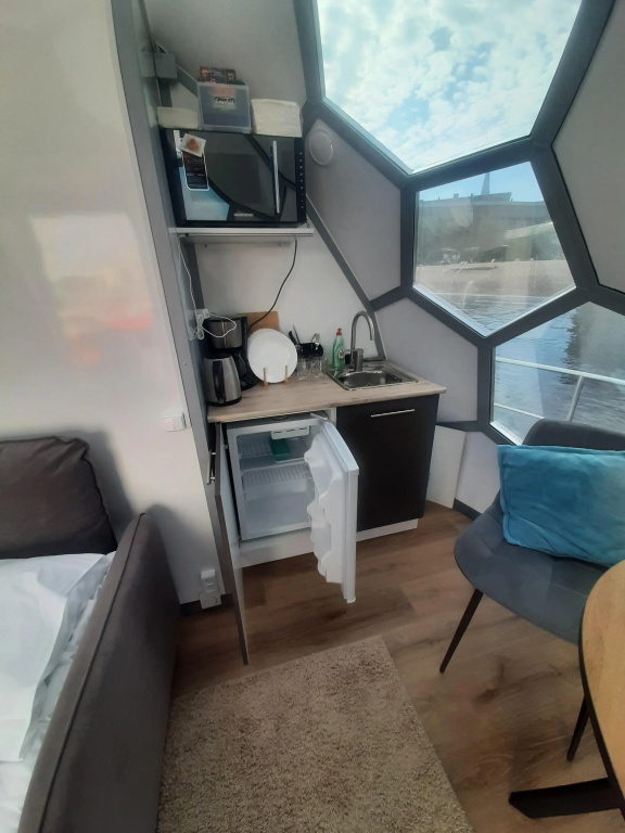 Nomer Romantika Dlya Vlyublyonnykh, Dizayn-Otel Na Dvoikh Na Vode, Khausbot Cherepakha Arkhelon-34 Mini-Otel