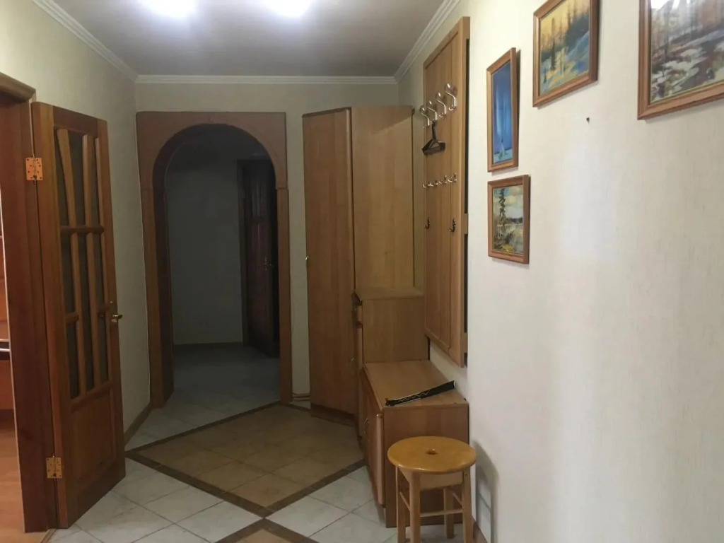 Квартира уютная трехкомнатная  на Демократической 35