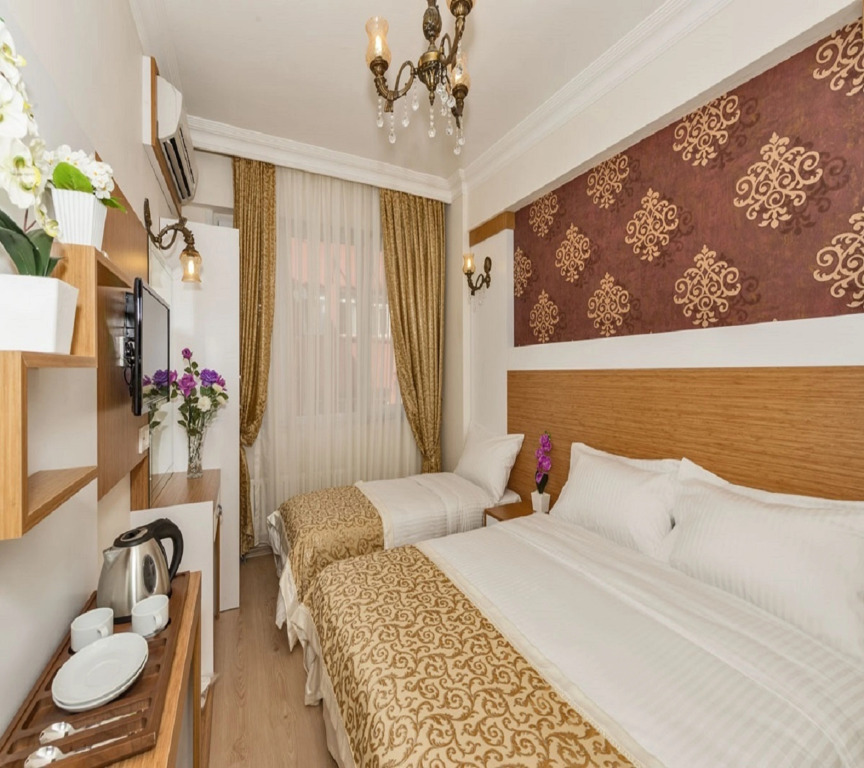 Raimond Hotel