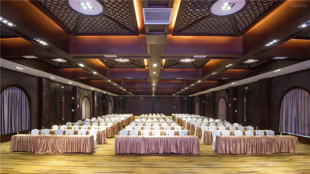 Отель Grand Metropark Bay Sanya