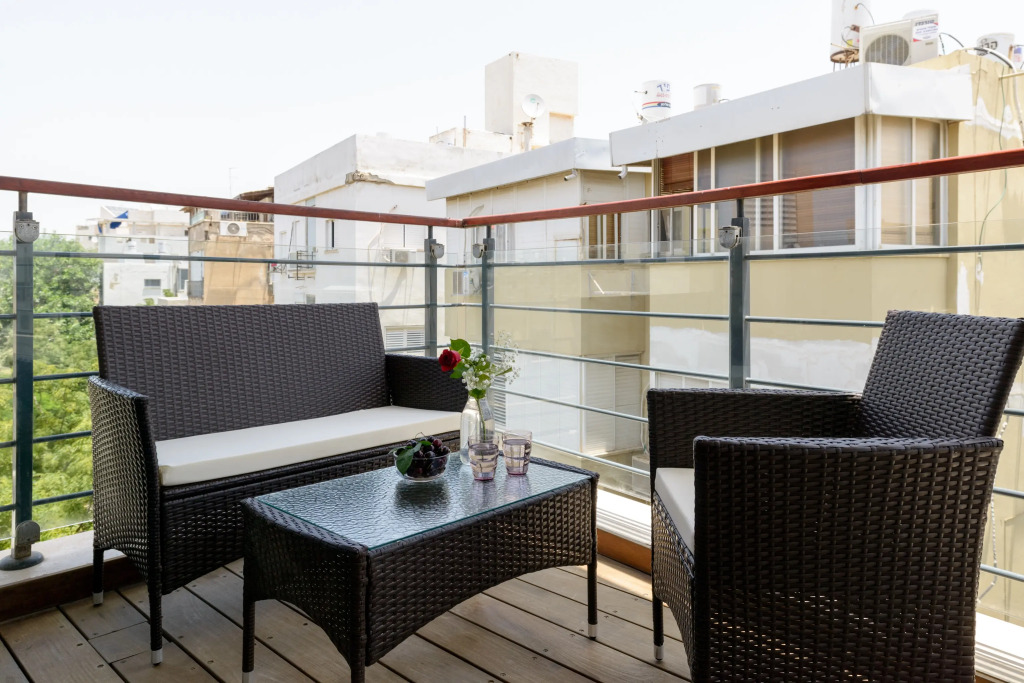 Mamad Comfort & Balcony In City Center By Feelhome